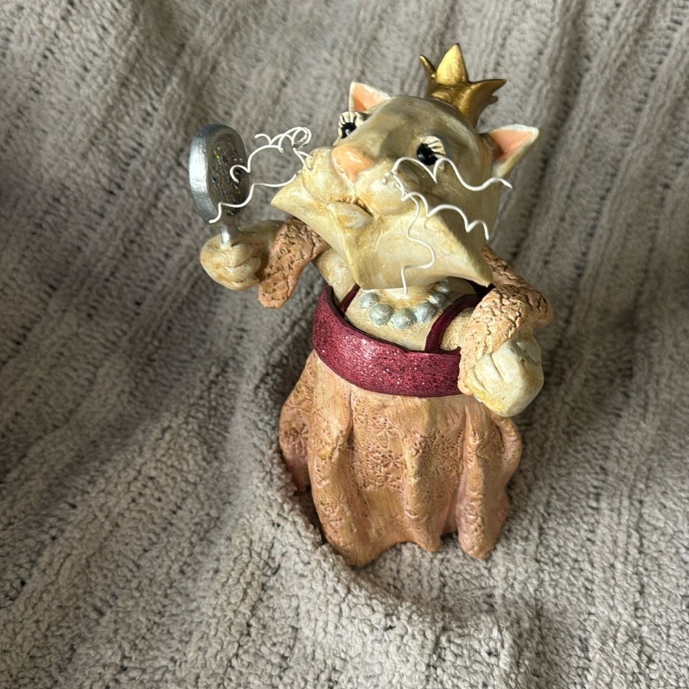 Bobble Head Princess Cat - Sparkly/ Gold Crown/ only flaw is the right hand